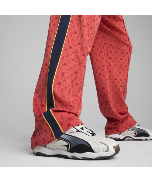 PUMA(プーマ)の「PUMA プーマ メンズ ロード トゥ ユニティ AOP リラックス ストレート トラック パンツ(その他パンツ・メンズ・レッド系その他/ネイビー・SMALL/X-LARGE/LARGE/MEDIUM/X-SMALL/XX-LARGE)」の6枚目の写真