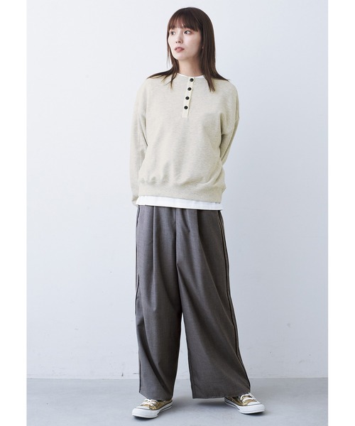 MEDE19F(メデジュウキュウ)の「BRAND NEW MIX STYLE ヘンリーネックスウェット(スウェット・レディース・グレイッシュベージュ・3L/LL/L/M/S)」の6枚目の写真
