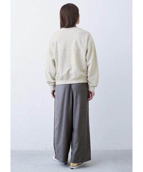 MEDE19F(メデジュウキュウ)の「BRAND NEW MIX STYLE ヘンリーネックスウェット(スウェット・レディース・グレイッシュベージュ・3L/LL/L/M/S)」の9枚目の写真