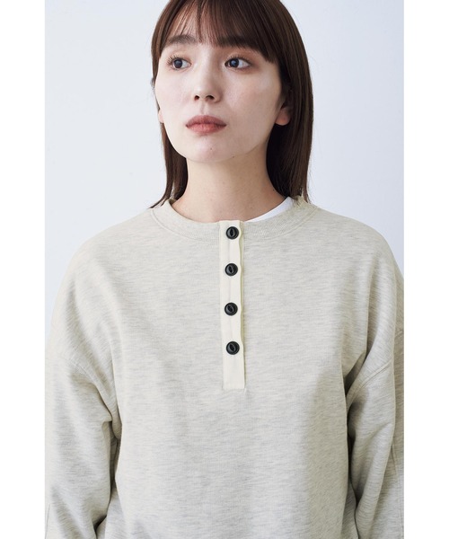 MEDE19F(メデジュウキュウ)の「BRAND NEW MIX STYLE ヘンリーネックスウェット(スウェット・レディース・グレイッシュベージュ・3L/LL/L/M/S)」の10枚目の写真