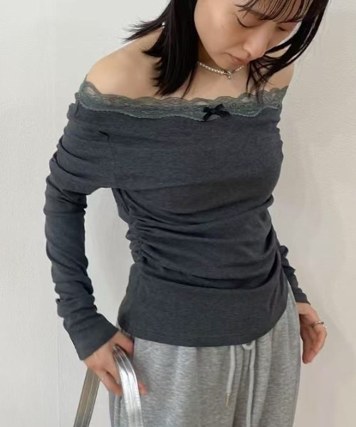 レースステッチオフショルダートップス（Tシャツ/カットソー