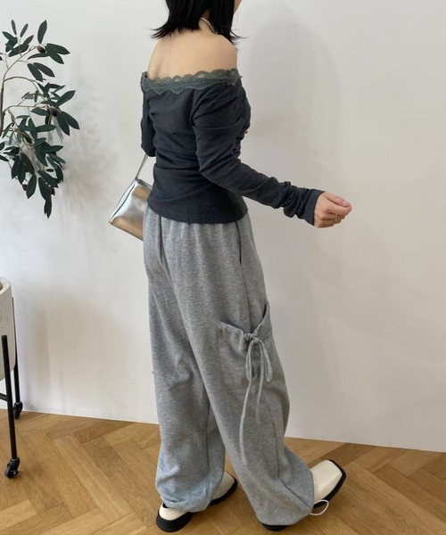 mebole（メボレ）の「レースステッチオフショルダートップス（Tシャツ/カットソー・レディース・ダークグレー/グレー/ブラック・FREE）」の18枚目の写真