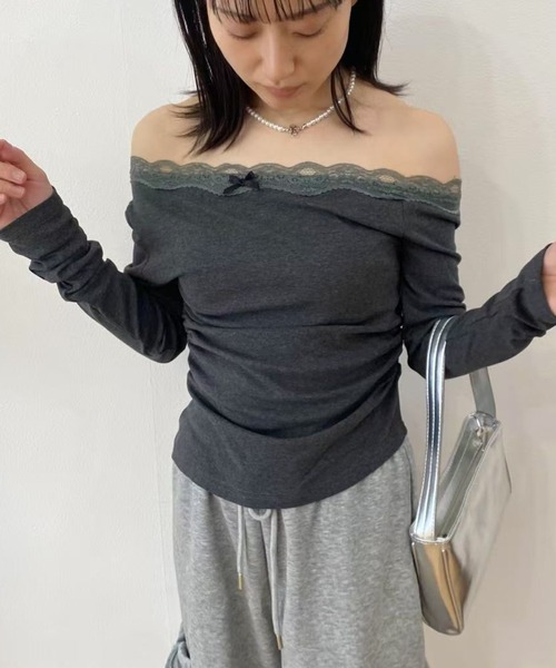 mebole（メボレ）の「レースステッチオフショルダートップス（Tシャツ/カットソー・レディース・ダークグレー/グレー/ブラック・FREE）」の10枚目の写真