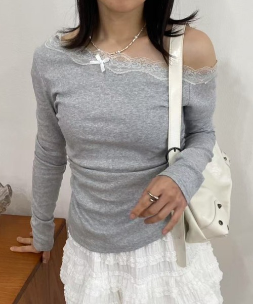 mebole（メボレ）の「レースステッチオフショルダートップス（Tシャツ/カットソー・レディース・ダークグレー/グレー/ブラック・FREE）」の22枚目の写真