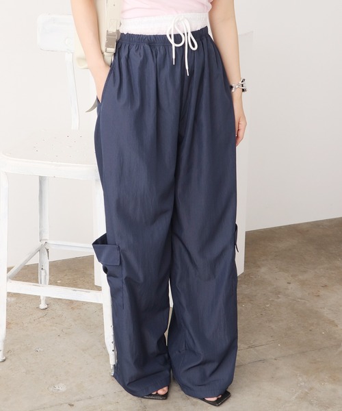 ROOPTOKYO(ループトウキョウ)の「Lace Layered Wide Cargo Pants / レースレイヤード風ワイドカーゴパンツ 秋物 秋服 2026年秋冬(その他パンツ・レディース・ネイビー/ブラック/カーキ・FREE)」の3枚目の写真