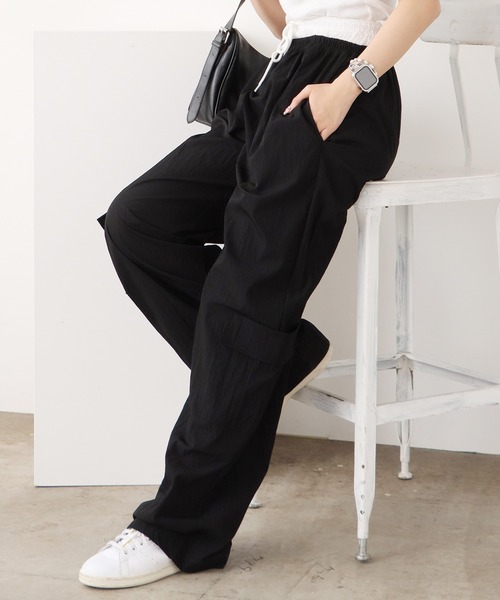 ROOPTOKYO(ループトウキョウ)の「Lace Layered Wide Cargo Pants / レースレイヤード風ワイドカーゴパンツ 秋物 秋服 2026年秋冬(その他パンツ・レディース・ネイビー/ブラック/カーキ・FREE)」の1枚目の写真