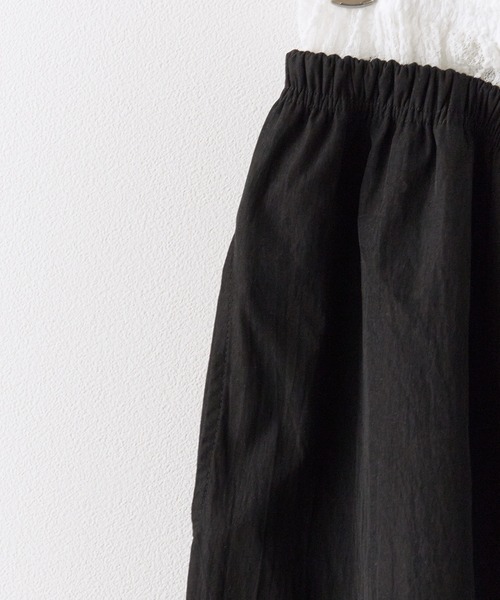 ROOPTOKYO(ループトウキョウ)の「Lace Layered Wide Cargo Pants / レースレイヤード風ワイドカーゴパンツ 秋物 秋服 2026年秋冬(その他パンツ・レディース・ネイビー/ブラック/カーキ・FREE)」の8枚目の写真