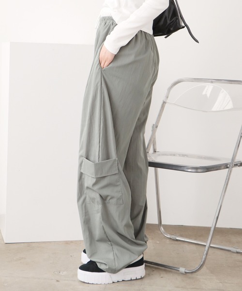 ROOPTOKYO(ループトウキョウ)の「Lace Layered Wide Cargo Pants / レースレイヤード風ワイドカーゴパンツ 秋物 秋服 2026年秋冬(その他パンツ・レディース・ネイビー/ブラック/カーキ・FREE)」の18枚目の写真