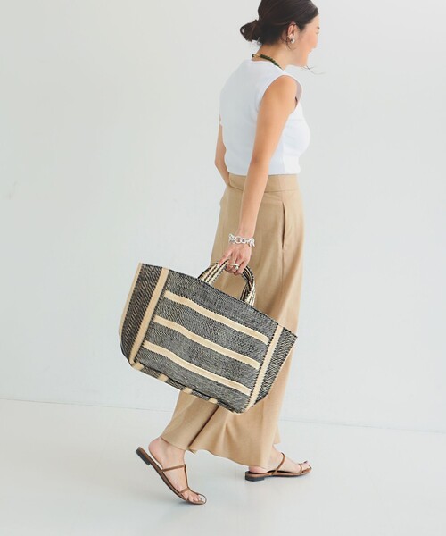 MAISON N.H PARIS（メゾンエヌアッシュパリ）の「MAISON N.H PARIS / BATIGNOLLES ハンドバッグ（トートバッグ・レディース・ブラック・ONE SIZE）」の2枚目の写真