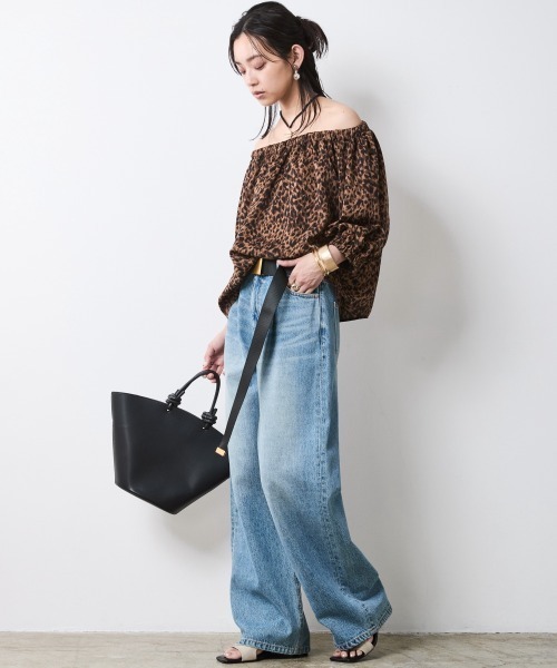 CHIC STYLE(シックスタイル)の「レオパードプリントブラウス<大きいサイズ有>シックスタイル(シャツ/ブラウス・レディース・グレー系/ブラウン系・5L/4L/3L/LL/L/M)」の3枚目の写真