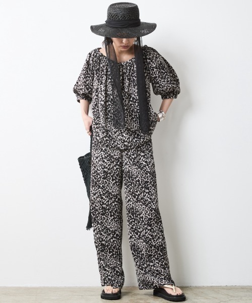 CHIC STYLE(シックスタイル)の「レオパードプリントブラウス<大きいサイズ有>シックスタイル(シャツ/ブラウス・レディース・グレー系/ブラウン系・5L/4L/3L/LL/L/M)」の6枚目の写真