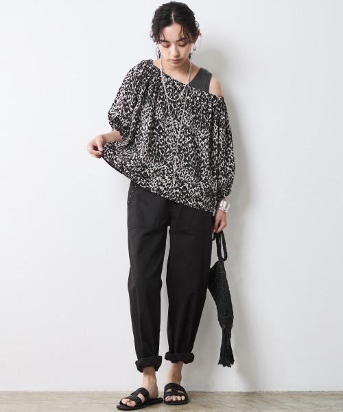 CHIC STYLE(シックスタイル)の「レオパードプリントブラウス<大きいサイズ有>シックスタイル(シャツ/ブラウス・レディース・グレー系/ブラウン系・5L/4L/3L/LL/L/M)」の12枚目の写真