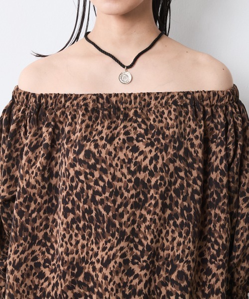 CHIC STYLE(シックスタイル)の「レオパードプリントブラウス<大きいサイズ有>シックスタイル(シャツ/ブラウス・レディース・グレー系/ブラウン系・5L/4L/3L/LL/L/M)」の17枚目の写真