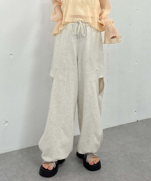 archives（アルシーヴ）の「サイドカットアウトスウェットパンツ（スウェットパンツ・レディース・オートミール/グレー・MEDIUM）」の3枚目の写真