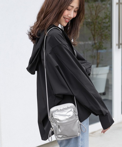 GLOBAL WORK（グローバルワーク）の「撥水軽量ポシェットショルダー/319595（ショルダーバッグ・レディース・ピンク/レオパード/シルバー/パープル/アイボリー/ブラック/ブラック系その他・ONE SIZE）」の10枚目の写真