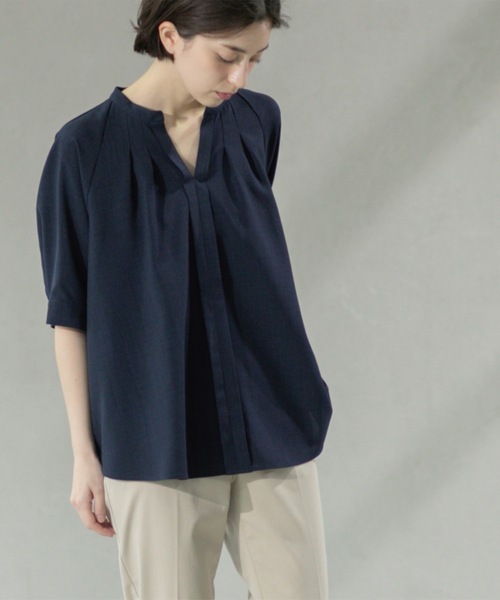 OPAQUE.CLIP(オペークドットクリップ)の「タックスキッパーブラウス【洗濯機洗い可】(シャツ/ブラウス・レディース・ネイビー/オフホワイト/ブラウン系その他・40/36/38/42)」の16枚目の写真