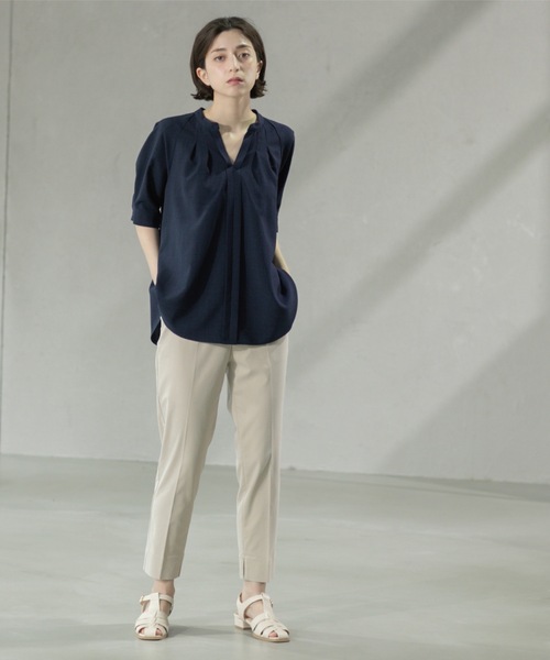 OPAQUE.CLIP(オペークドットクリップ)の「タックスキッパーブラウス【洗濯機洗い可】(シャツ/ブラウス・レディース・ネイビー/オフホワイト/ブラウン系その他・40/36/38/42)」の21枚目の写真