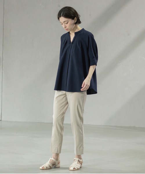 OPAQUE.CLIP(オペークドットクリップ)の「タックスキッパーブラウス【洗濯機洗い可】(シャツ/ブラウス・レディース・ネイビー/オフホワイト/ブラウン系その他・40/36/38/42)」の22枚目の写真