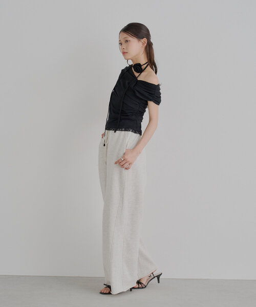 Chico（チコ）の「【5色展開】ローズチョーカー付ワンショル裾レースT（Tシャツ/カットソー・レディース・ブルー/ネイビー/ホワイト/ピンク/ブラック・FREE）」の15枚目の写真