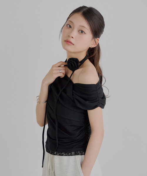 Chico（チコ）の「【5色展開】ローズチョーカー付ワンショル裾レースT（Tシャツ/カットソー・レディース・ブルー/ネイビー/ホワイト/ピンク/ブラック・FREE）」の12枚目の写真