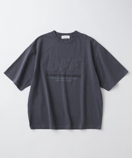 MONO-MART(モノマート)の「ヴィンテージライク ピグメント デザインロゴ刺繍オーバーサイズ半袖Tシャツ(Tシャツ/カットソー・レディース・ブラック/ブラック系/ネイビー/レッド/ブラウン・L/M)」の12枚目の写真