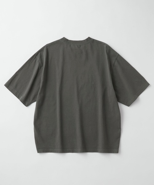MONO-MART(モノマート)の「ヴィンテージライク ピグメント デザインロゴ刺繍オーバーサイズ半袖Tシャツ(Tシャツ/カットソー・レディース・ブラック/ブラック系/ネイビー/レッド/ブラウン・L/M)」の15枚目の写真