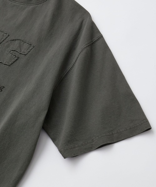 MONO-MART(モノマート)の「ヴィンテージライク ピグメント デザインロゴ刺繍オーバーサイズ半袖Tシャツ(Tシャツ/カットソー・レディース・ブラック/ブラック系/ネイビー/レッド/ブラウン・L/M)」の9枚目の写真