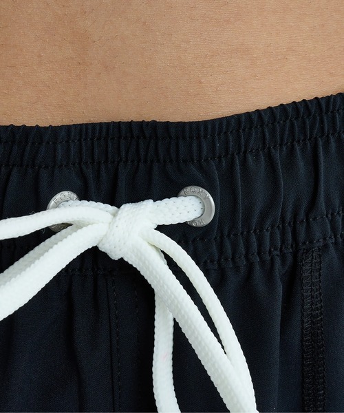 ROXY（ロキシー）の「HORIZONTAL LINE /ロキシー水陸両用ウエストゴムボードショーツ・バギーショーツ（水着）（水着・レディース・ベージュ/ブラック・SMALL/MEDIUM/LARGE）」の5枚目の写真