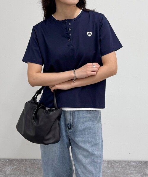 fredy emue（フレディエミュ）の「ハートFR刺繍ヘンリーTシャツ（Tシャツ/カットソー・レディース・オフホワイト/ホワイト系その他/ブルー系その他/ネイビー・38）」の15枚目の写真