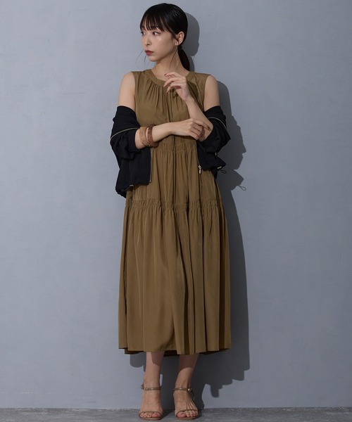 NICOLE white（ニコルホワイト）の「ティーアードワンピース（ワンピース・レディース・ブルー/ブラック/オリーブ・FREE）」の4枚目の写真