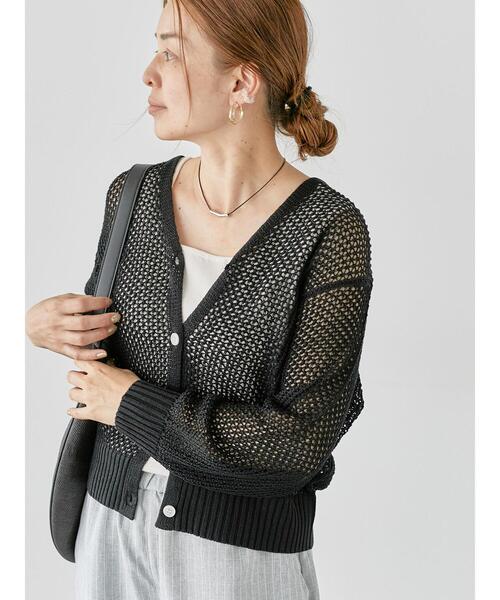 Lugnoncure（ルノンキュール）の「透かし編みVネックカーディガン（カーディガン/ボレロ・レディース・ブラック/オフホワイト/ベージュ・F）」の2枚目の写真