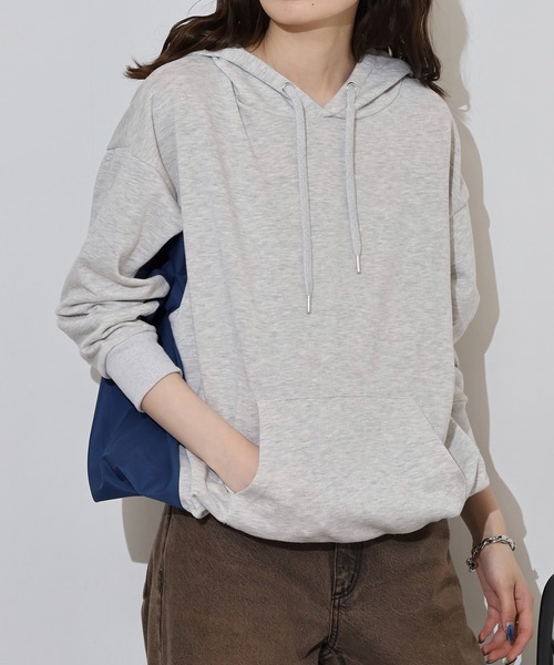myke（ミーカ）の「myke TC裏毛×異素材　配色切替え裾ドロストパーカー（パーカー・レディース・ブルー/アイボリー/チャコール/オートミール・M）」の11枚目の写真