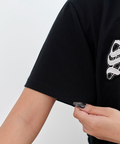WEGO(ウィゴー)の「WEGO/グラフィックサイドドロストショートT(Tシャツ/カットソー・レディース・ホワイト/ブラック・FREE)」の6枚目の写真