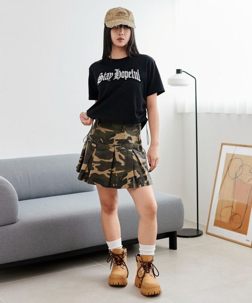 WEGO(ウィゴー)の「WEGO/グラフィックサイドドロストショートT(Tシャツ/カットソー・レディース・ホワイト/ブラック・FREE)」の15枚目の写真