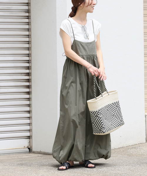 JOURNAL STANDARD relume（ジャーナルスタンダード　レリューム）の「［2枚セット］フレンチスリーブT付きバルーンキャミワンピース（ワンピース・レディース・ブラック/チャコールグレー・FREE）」の2枚目の写真