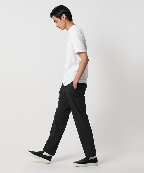 UNITED ARROWS（ユナイテッドアローズ）の「テック タフタ サイドシャーリング 1プリーツ スラックス UA COZY ‐ウォッシャブル ストレッチ(タテ) 接触冷感 防しわ‐（スラックス・メンズ・ブラック・S/L/XXL/M/XL）」の12枚目の写真