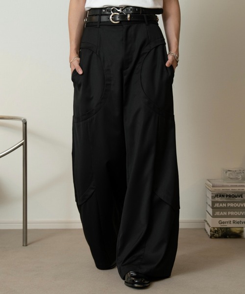 パンツ Wide straight curve tuck trousers Wide straight curve tuck trousers /ワイドストレートカーブタック