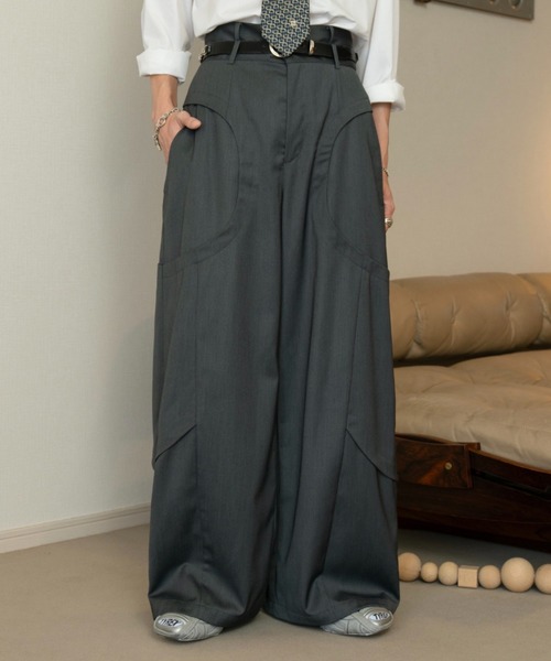 パンツ Wide straight curve tuck trousers Wide straight curve tuck trousers /ワイドストレートカーブタック