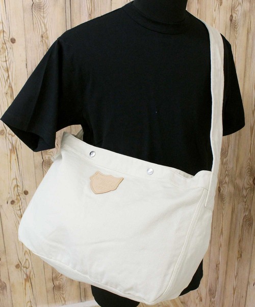 schott（ショット）の「NEWSPAPER BAG（ショルダーバッグ・メンズ・キナリ/ブラック・FREE）」の3枚目の写真