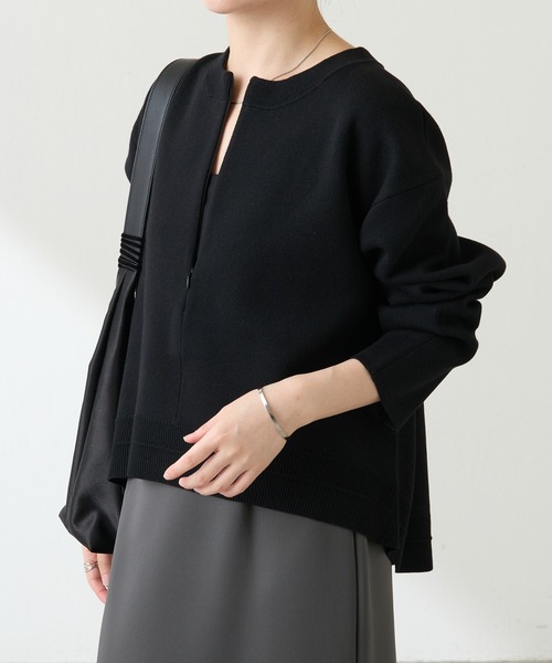 COLLAGE GALLARDAGALANTE（コラージュガリャルダガランテ）の「スウェットライクラウンドヘムニット（ニット/セーター・レディース・ライトグレー/ブラック/レッド/パープル/ベージュ/ネイビー/オフホワイト・FREE）」の13枚目の写真