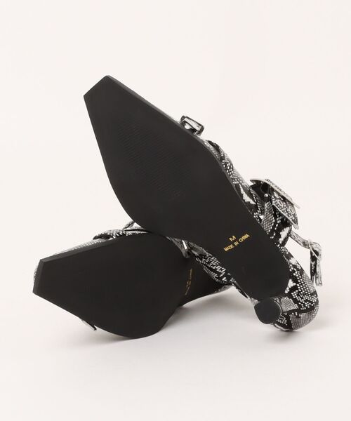 PAGEBOY(ページボーイ)の「ハトメベルトミュール(パンプス・レディース・ホワイト系その他/ブラック・LARGE/MEDIUM)」の12枚目の写真