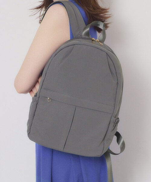 ITS'DEMO(イッツデモ)の「◆【A4対応/9ポケット】ふんわり軽量リュック(バックパック/リュック・レディース・ブラック/オリーブ/ベビーピンク/ダークグレー・00)」の3枚目の写真