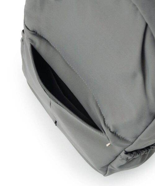 ITS'DEMO(イッツデモ)の「◆【A4対応/9ポケット】ふんわり軽量リュック(バックパック/リュック・レディース・ブラック/オリーブ/ベビーピンク/ダークグレー・00)」の13枚目の写真