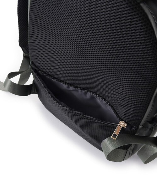 ITS'DEMO(イッツデモ)の「◆【A4対応/9ポケット】ふんわり軽量リュック(バックパック/リュック・レディース・ブラック/オリーブ/ベビーピンク/ダークグレー・00)」の5枚目の写真