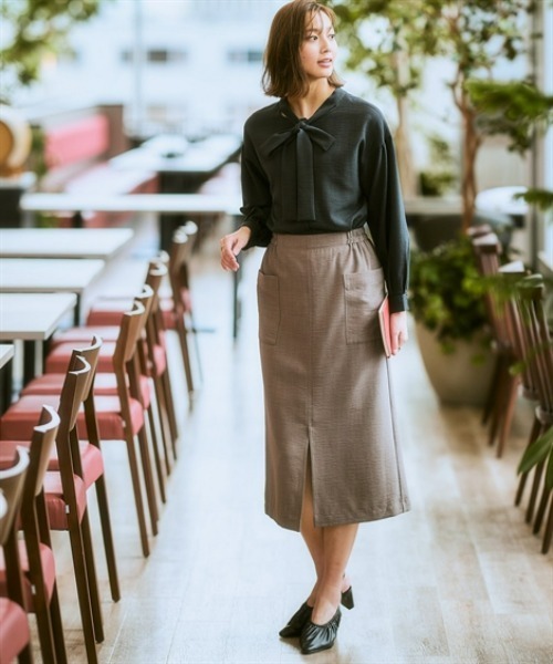 7days Life Styling（セブンデイズライフスタイリング）の「麻調合繊２WAYリボンブラウス（しわになりにくい・接触冷感・ＵＶカット・ウォッシャブル）<大きいサイズ有>（シャツ/ブラウス・レディース・チャコール/ネイビー/モカ・3L/LL/L/M/S）」の6枚目の写真