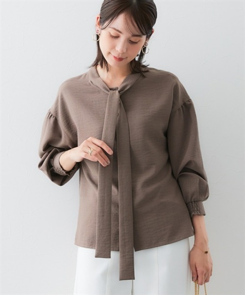 7days Life Styling（セブンデイズライフスタイリング）の「麻調合繊２WAYリボンブラウス（しわになりにくい・接触冷感・ＵＶカット・ウォッシャブル）<大きいサイズ有>（シャツ/ブラウス・レディース・チャコール/ネイビー/モカ・3L/LL/L/M/S）」の7枚目の写真