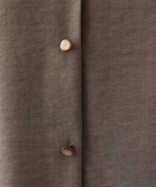 7days Life Styling（セブンデイズライフスタイリング）の「麻調合繊２WAYリボンブラウス（しわになりにくい・接触冷感・ＵＶカット・ウォッシャブル）<大きいサイズ有>（シャツ/ブラウス・レディース・チャコール/ネイビー/モカ・3L/LL/L/M/S）」の19枚目の写真