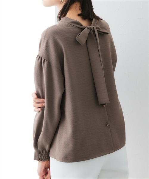 7days Life Styling（セブンデイズライフスタイリング）の「麻調合繊２WAYリボンブラウス（しわになりにくい・接触冷感・ＵＶカット・ウォッシャブル）<大きいサイズ有>（シャツ/ブラウス・レディース・チャコール/ネイビー/モカ・3L/LL/L/M/S）」の21枚目の写真