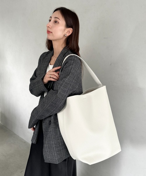 MYMOOD.(マイムード)の「通勤通学にお勧め PUバケツトートバッグ(トートバッグ・レディース・グレイッシュベージュ/アイボリー/ブラック・FREE)」の14枚目の写真