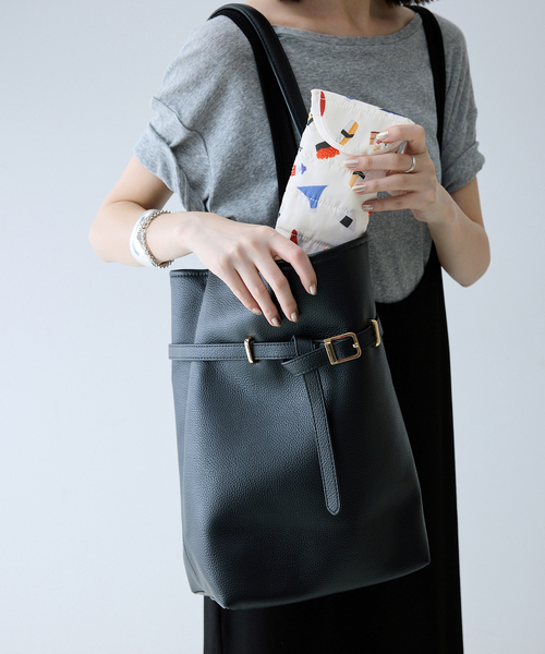 SLOBE IENA（スローブイエナ）の「aki ishibashi サングラスケース（ポーチ・レディース・ホワイト・FREE）」の4枚目の写真